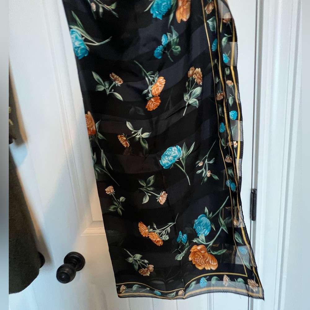 Scarf - Picture 6 of 6